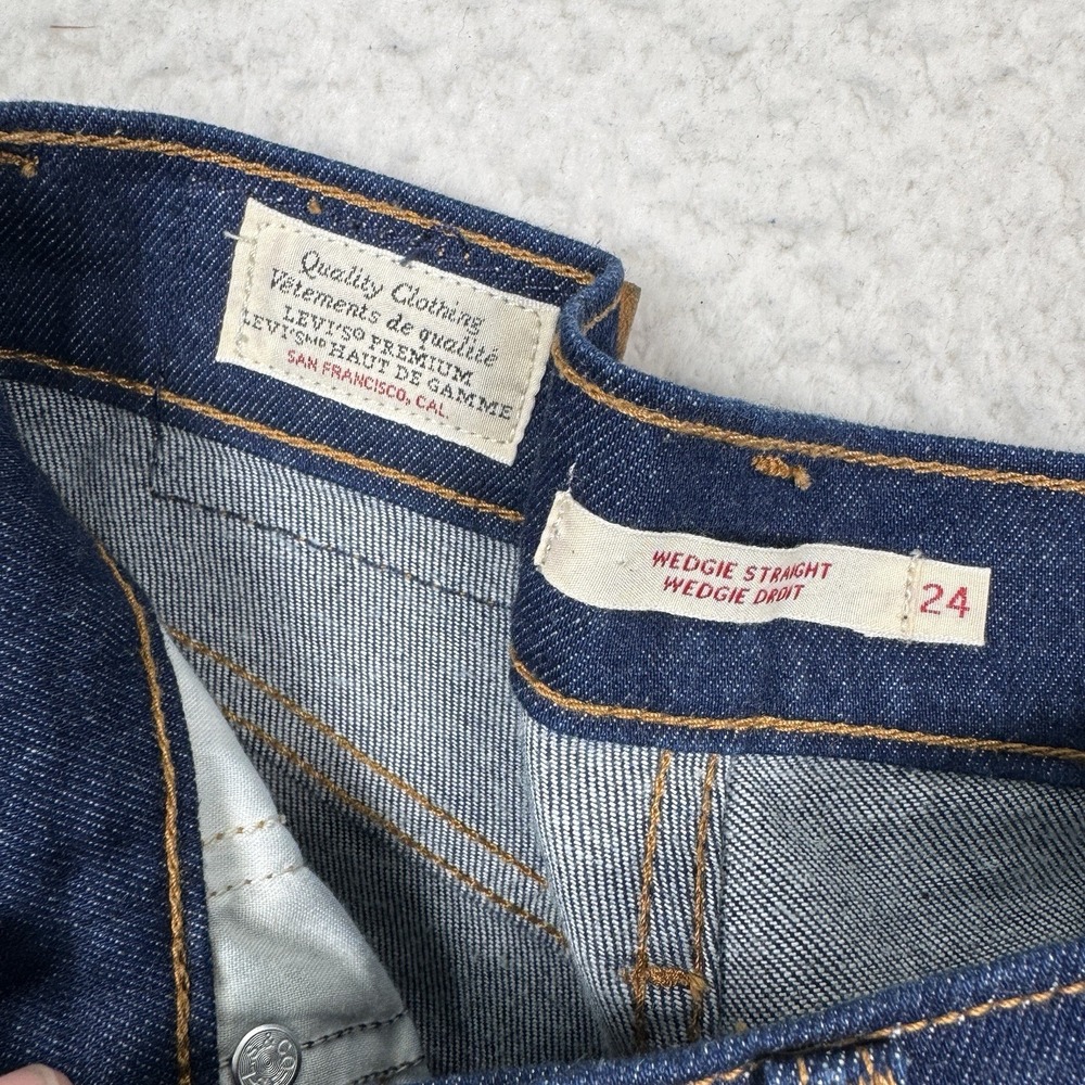 Levis Premium Wedgie Straight Jeans Womens 24 Fringe Pockets Blue‎ Denim 24x26 - Picture 3 of 12
